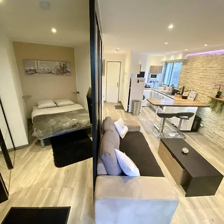 Апартаменты F1 Laurent Du Proximity To Beach-clim Wifi Сен-Лоран-дю-Вар